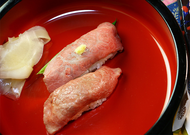 すべての前沢牛コースに牛握りが付く贅沢さ